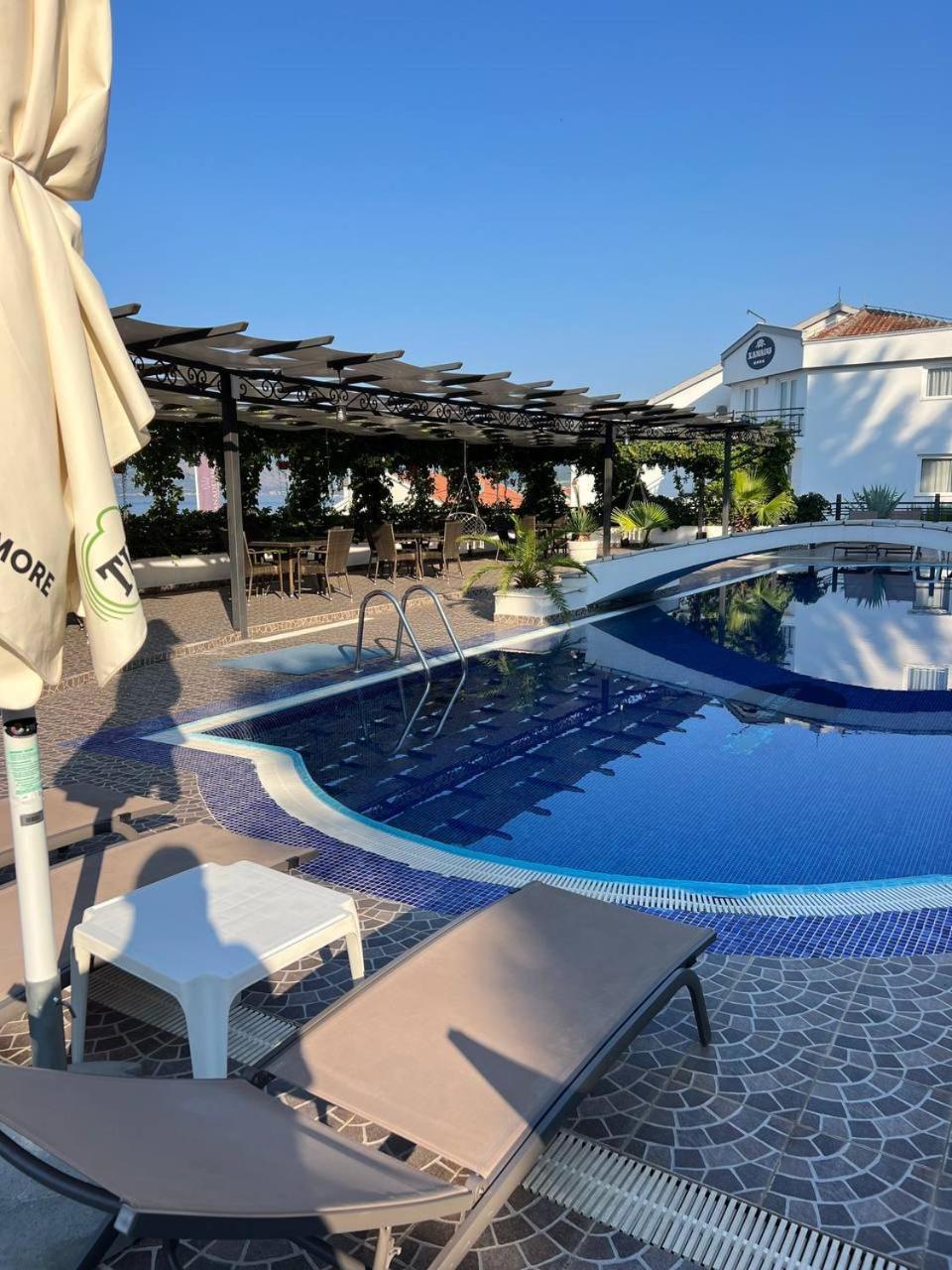 Hotel Xanadu Χέρτσεγκ Νόβι Εξωτερικό φωτογραφία